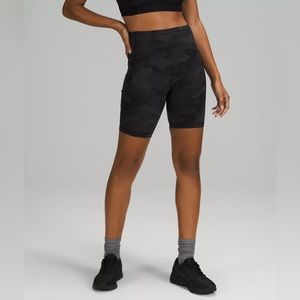 Lululemon Swift Speed High-Rise Short 8"
Heritage 365 Camo Deep Coal Multi